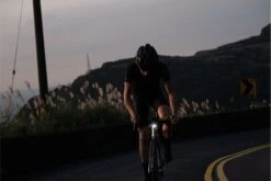 Eclairage Recon HL 100 8 Eclairage Recon HL 100 -Magasin De Vélos DSCF9711