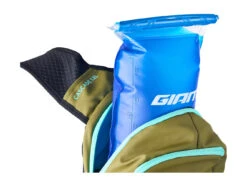 Sac à Eau Giant Cascade 12L Avec Poche 3L 10 Sac à Eau Giant Cascade 12L Avec Poche 3L -Magasin De Vélos VH4600004 5